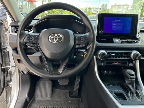 Used 2023 Toyota RAV4 LE AWD/4WD image 14