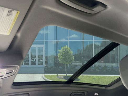 Used 2025 Audi Q5 Premium w/ Convenience Package image 15