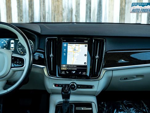 Used 2018 Volvo S90 T5 Momentum w/ Convenience Package image 19