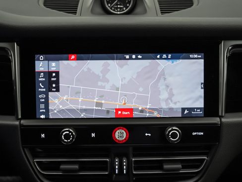 Used 2025 Porsche Macan image 22