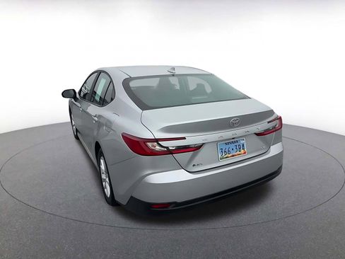 Used 2025 Toyota Camry LE image 10