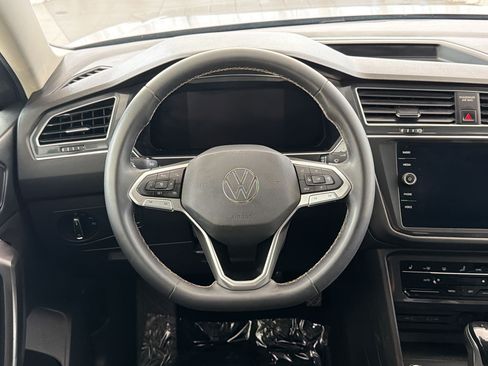 Used 2022 Volkswagen Tiguan SE FWD image 11
