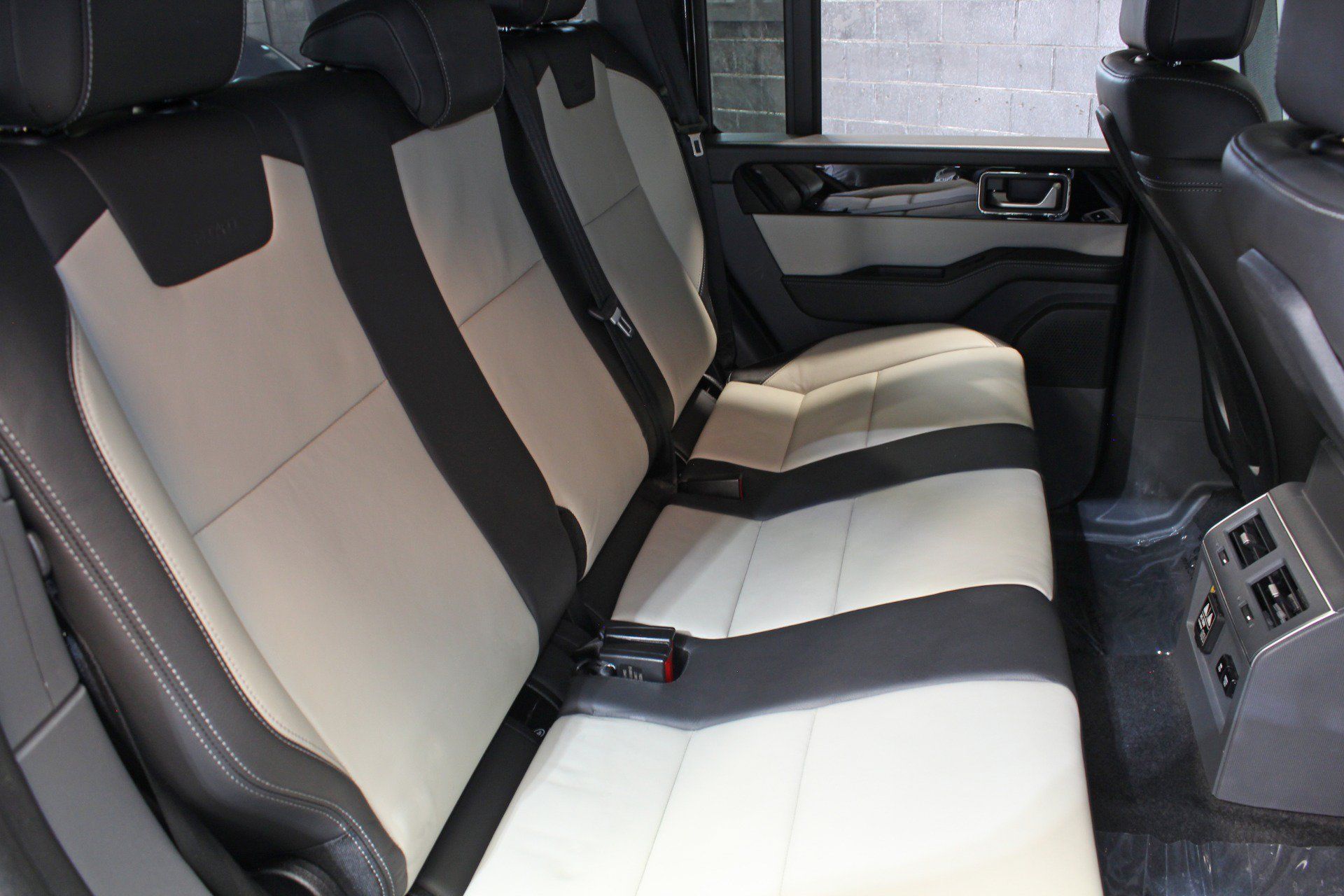 Used 2024 INEOS Grenadier Station Wagon AWD/4WD image 49