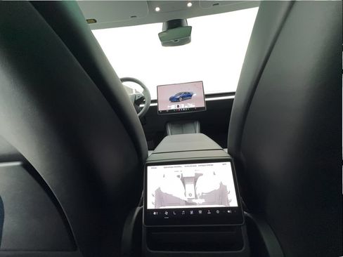 Used 2024 Tesla Model 3 Long Range AWD/4WD image 32