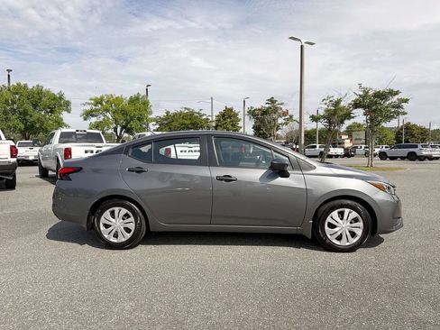 Used 2025 Nissan Versa S w/ Trunk Package FWD image 2