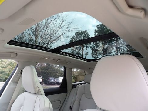 New 2026 Volvo XC60 B5 Ultra w/ Protection Package Premier image 15