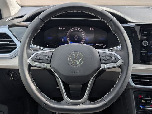 New 2026 Volkswagen Taos SE AWD/4WD image 10