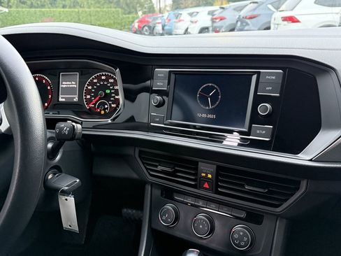 Used 2019 Volkswagen Jetta S w/ Driver Assistance Package image 18