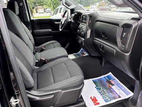 Used 2023 Chevrolet Silverado 1500 Custom image 3