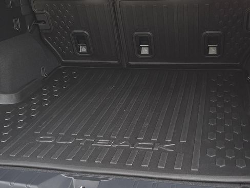 Certified 2025 Subaru Outback Onyx Edition AWD/4WD image 9