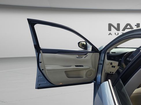 Used 2013 Lexus ES 350 4dr Sdn w/ Luxury Pkg image 9