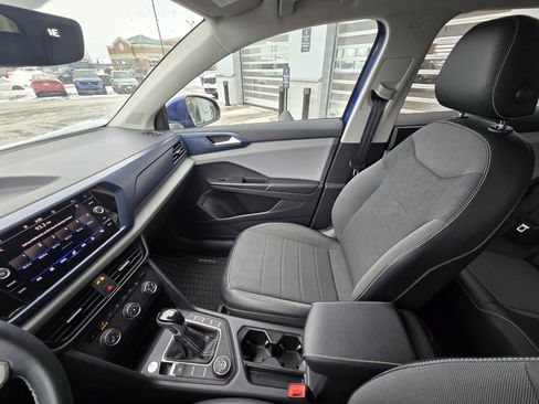 Used 2022 Volkswagen Taos SE w/ Panoramic Sunroof Package image 30