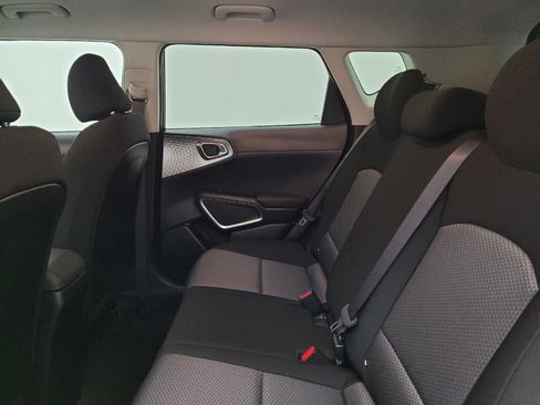 Used 2025 Kia Soul LX w/ LX Technology Package image 18