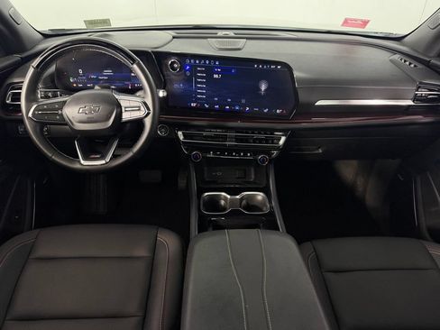 Used 2025 Chevrolet Traverse Z71 w/ Enhanced Driving Package AWD/4WD image 13
