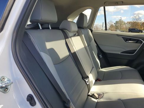 Used 2024 Toyota RAV4 XLE Premium image 28