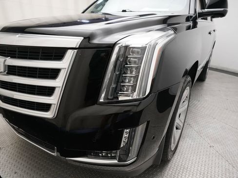 Used 2019 Cadillac Escalade Premium Luxury image 23
