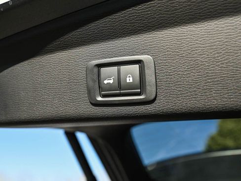 New 2025 Mitsubishi Outlander SE image 9