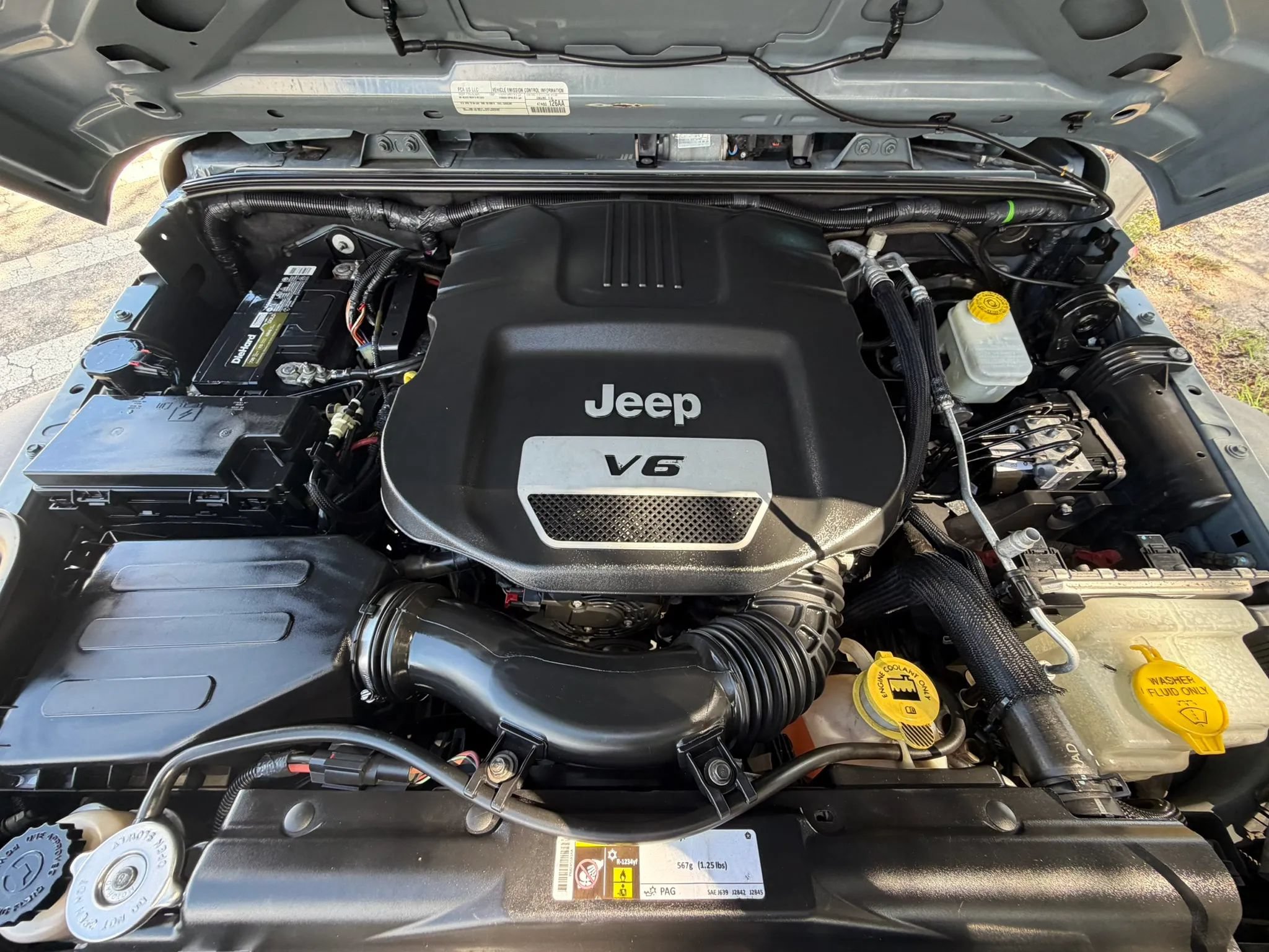 Used 2015 Jeep Wrangler Sport w/ Quick Order Package 24S AWD/4WD image 17