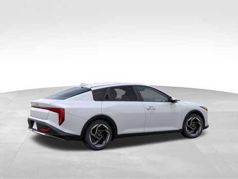 New 2025 Kia K4 EX image 6
