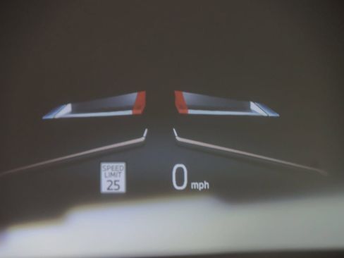 Used 2023 BMW 760i xDrive image 22