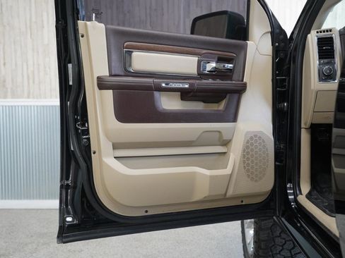 Used 2015 RAM 1500 Laramie w/ Convenience Group image 24