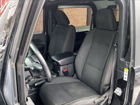 Used 2019 Jeep Wrangler Sport S image 24