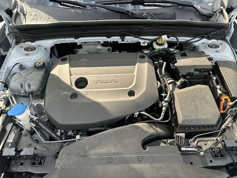 Used 2024 Volvo XC40 B5 Core AWD/4WD image 21