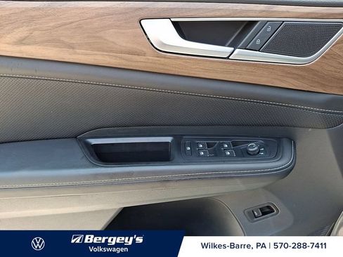 Used 2025 Volkswagen Atlas SE AWD/4WD image 15