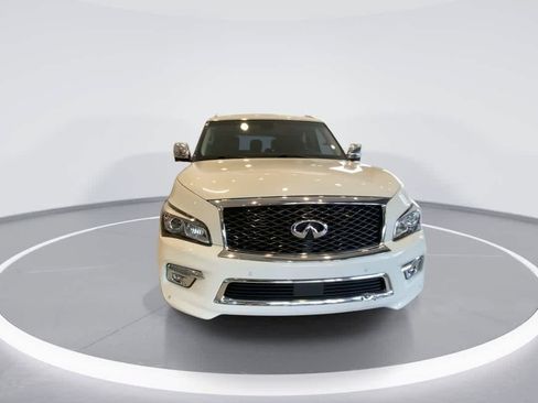 Used 2017 INFINITI QX80 4WD w/ Deluxe Technology Package image 3