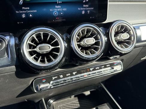 Used 2020 Mercedes-Benz GLB 250 image 19