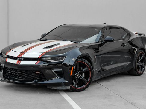 Used 2016 Chevrolet Camaro SS RWD image 13