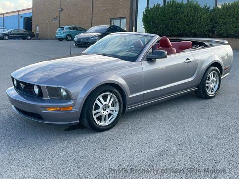 Used 2006 Ford Mustang GT RWD image 9