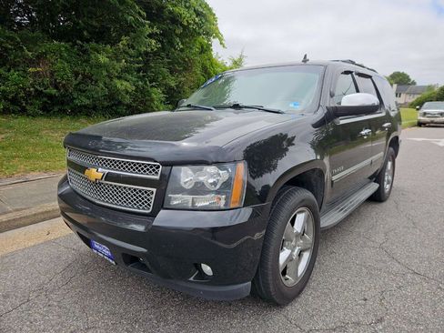 Used 2013 Chevrolet Tahoe LTZ AWD/4WD image 3