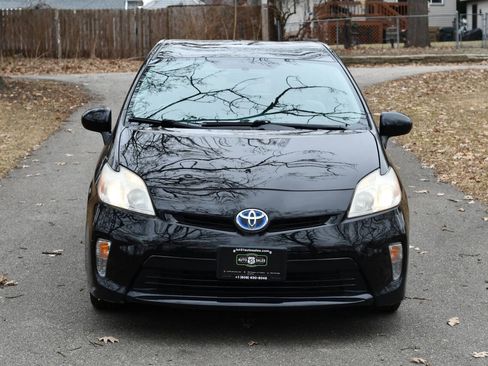 Used 2013 Toyota Prius Two image 2