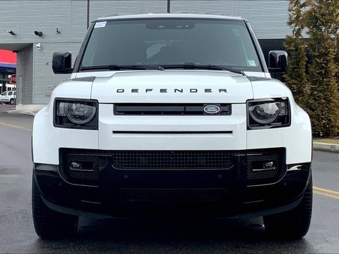 New 2025 Land Rover Defender 90 V8 image 3