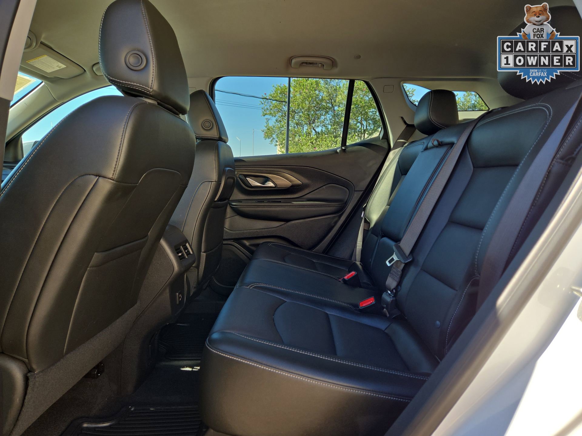 Used 2024 GMC Terrain SLT AWD/4WD image 13