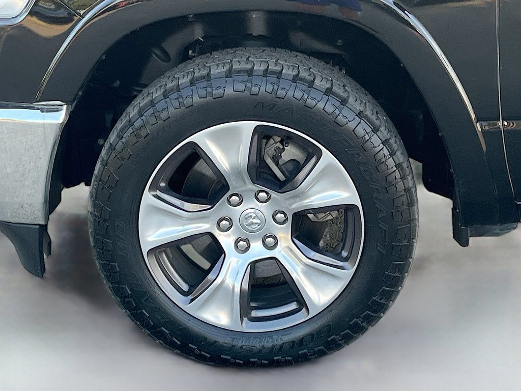 Used 2019 RAM 1500 Laramie AWD/4WD image 31