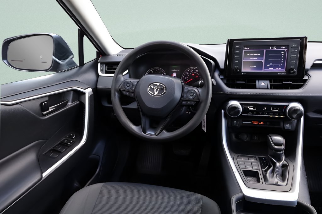 Used 2021 Toyota RAV4 LE AWD/4WD image 30