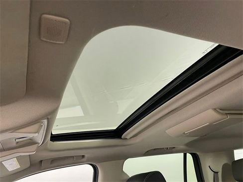 Used 2018 GMC Yukon Denali image 10