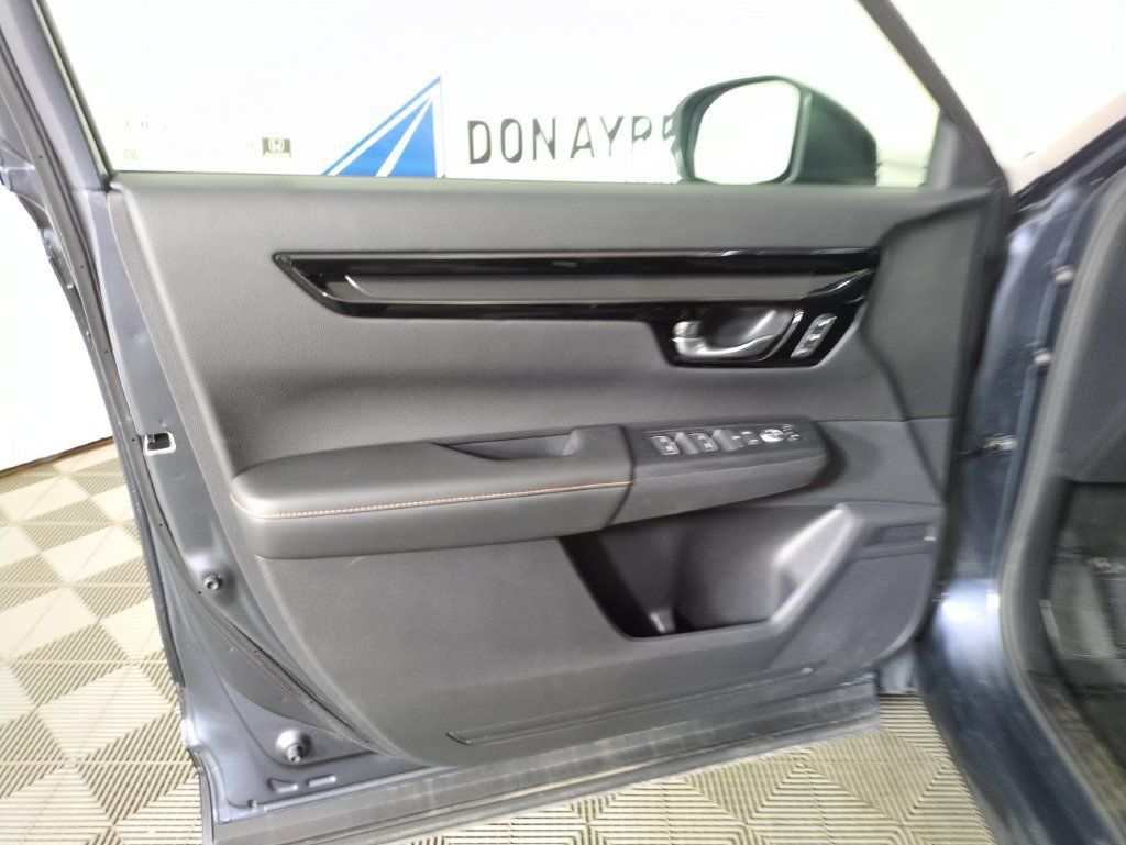 Certified 2025 Honda CR-V Sport Touring image 15