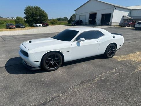 Used 2019 Dodge Challenger R/T w/ Driver Convenience Group RWD image 1