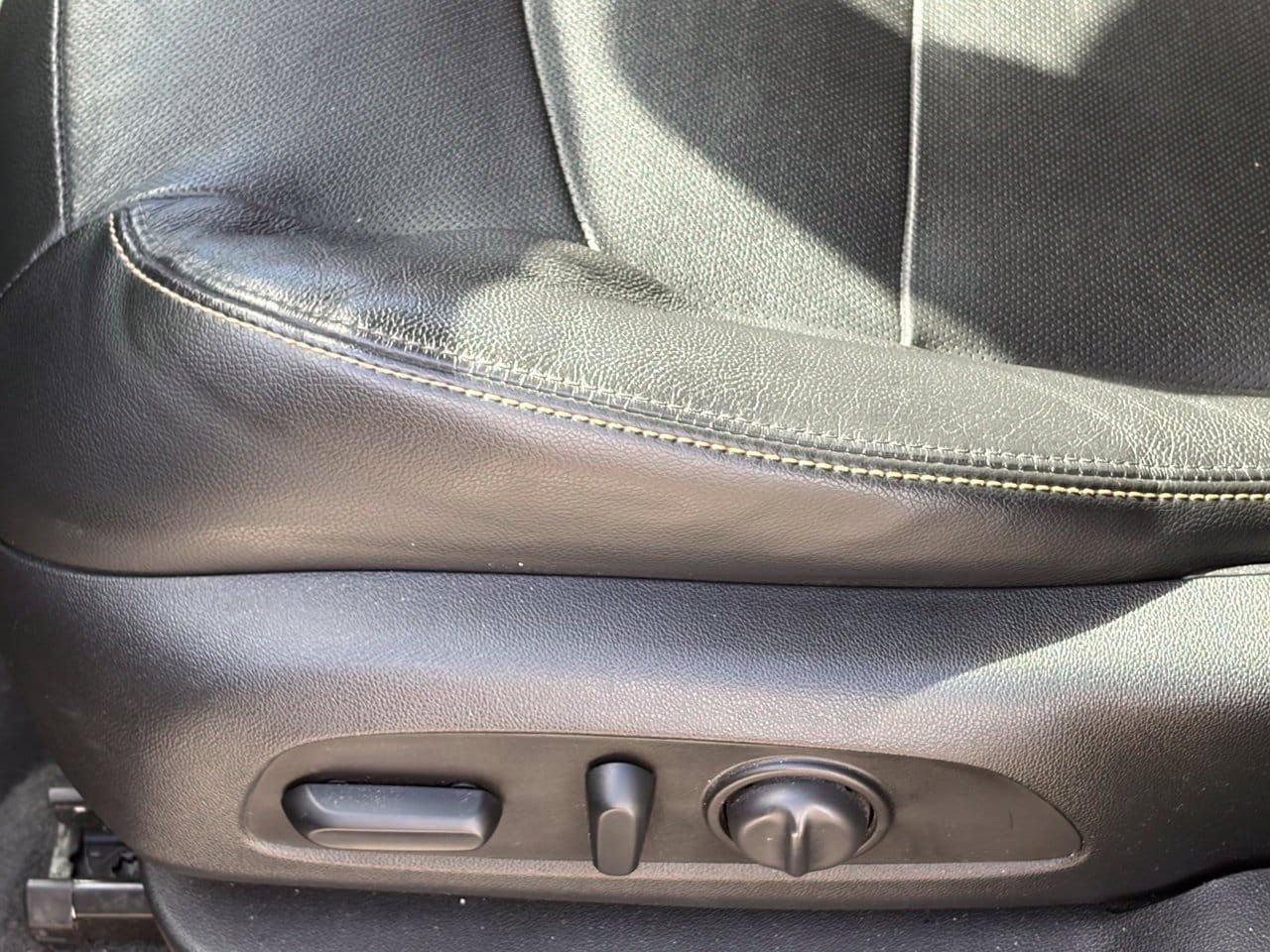 Used 2020 Chevrolet Equinox LT w/ Midnight Edition FWD image 5