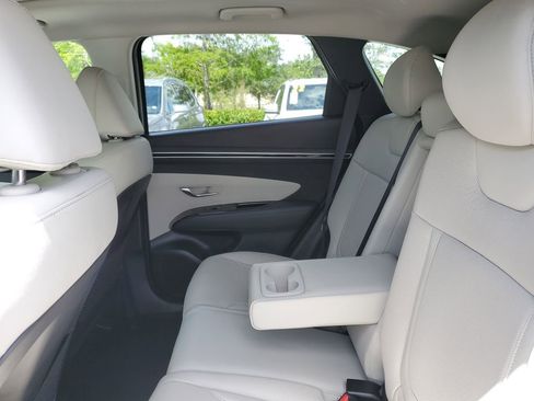Used 2024 Hyundai Tucson Limited FWD image 11