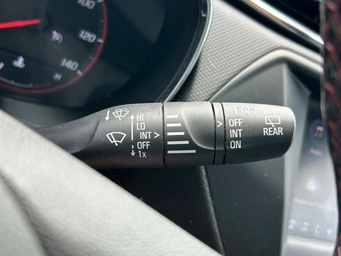 Used 2023 Chevrolet TrailBlazer RS FWD image 28
