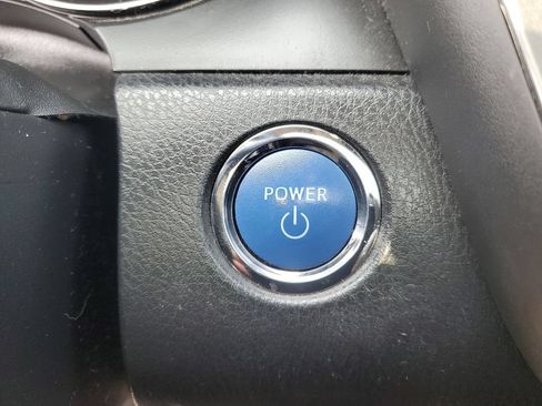 Used 2021 Toyota Camry SE w/ Cold Weather Package FWD image 12