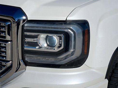 Used 2017 GMC Sierra 1500 Denali w/ Denali Ultimate Package image 3