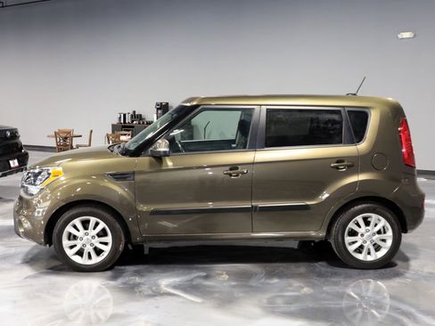 Used 2013 Kia Soul + w/ Audio Pkg image 4