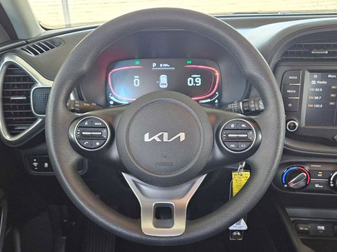 Certified 2025 Kia Soul LX w/ LX Technology Package FWD image 21