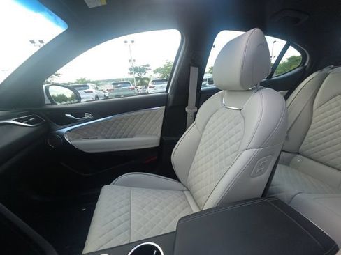 Used 2025 Genesis G70 3.3T Advanced w/ Sport Prestige Package AWD/4WD image 27