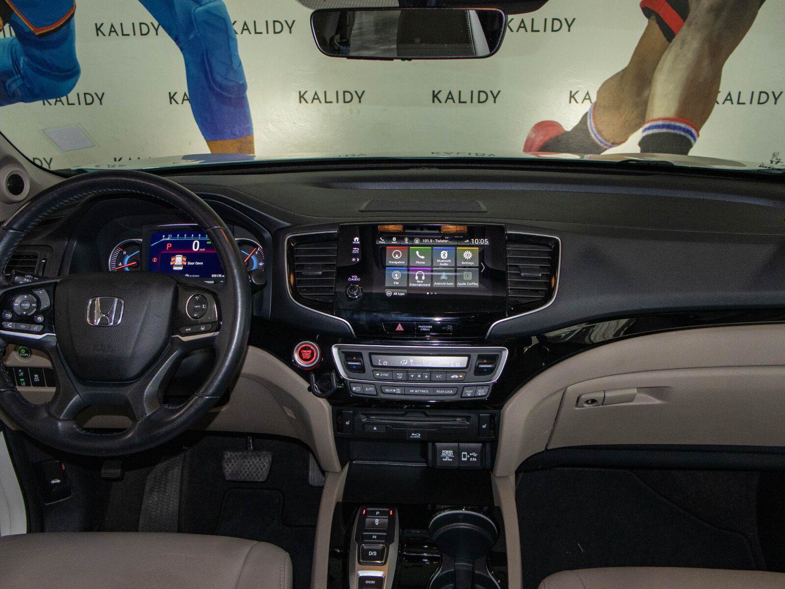 Used 2022 Honda Pilot Touring image 3